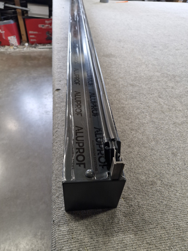 Screenová roleta Zip s motorom 5