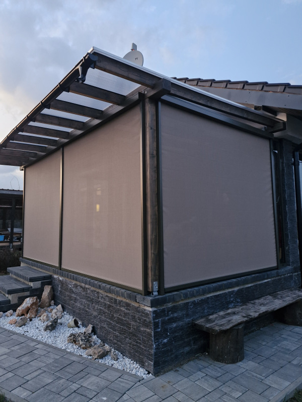 Screenová roleta Zip s motorom 3